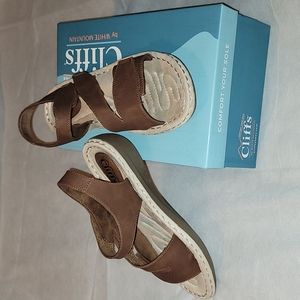 White Mountain Brown Strappy Comfort Sandals